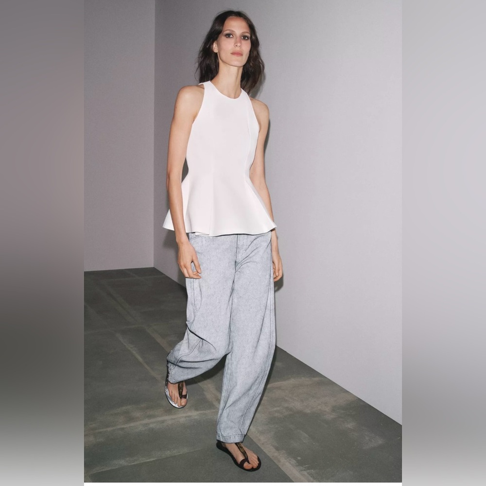 ZW STRUCTURED PEPLUM HALTER TOP